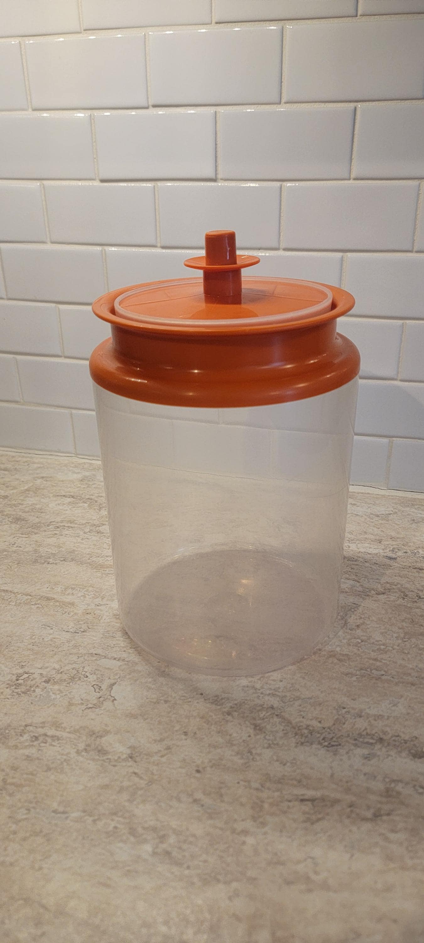 Original Tupperware Kaffeedose Mit Löffel – 3,7 Liter, Schwarz – Geeignet Für 1 Kg Kaffeebohnen, Licht- & Aromaschützend, Auch Für Tee & Kräuter – Inkl. Teelöffel Kaffeebehälter 3,7 Liter
