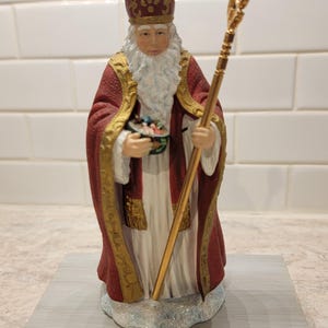 Pipka St Nicholas 2001 Memories of Christmas Figurine, St Nicholas Memories of Christmas Collectors Club