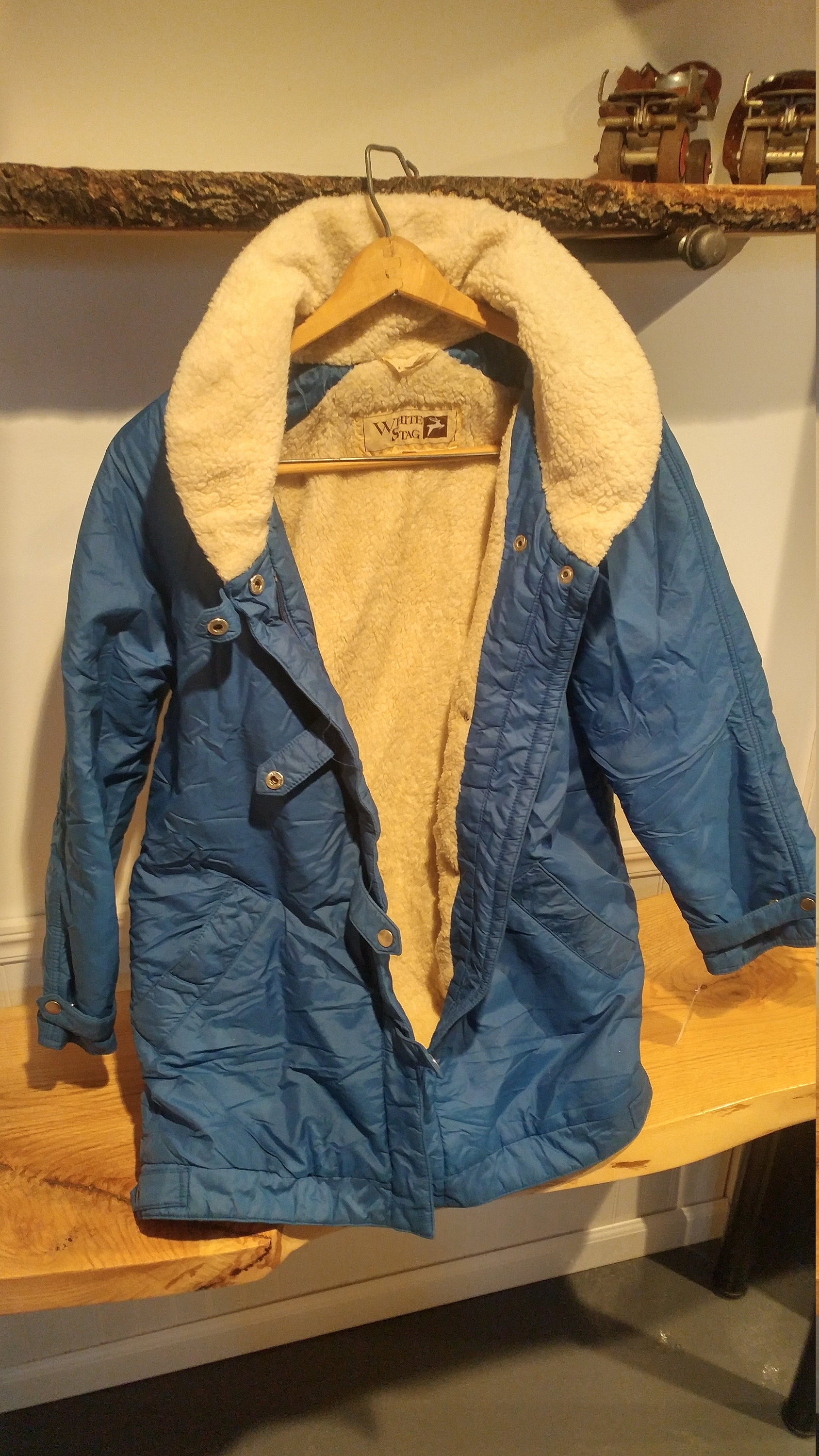 white stag hooded jacket