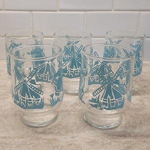 Vintage 1970s Children&#39;s kids set of 5 Juice glasses Cups, 4oz vintage orange juice cups