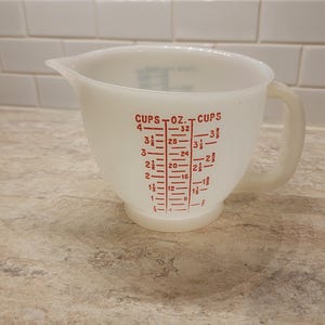 Tupperware Red And Blue 4 Cup Measuring Cup | Red & Blue Tupperware Batter Measuring Bowl | Retired Tupperware