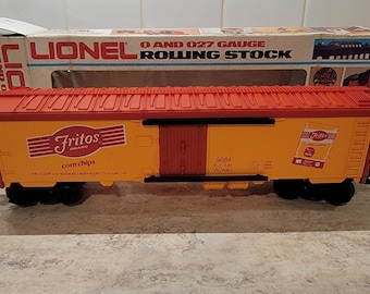 Vintage Lionel 6-9884 Fritos Corn Chips Reefer- O Gauge Boxcar, Vintage Lionel Frito Corn Chips Boxcar