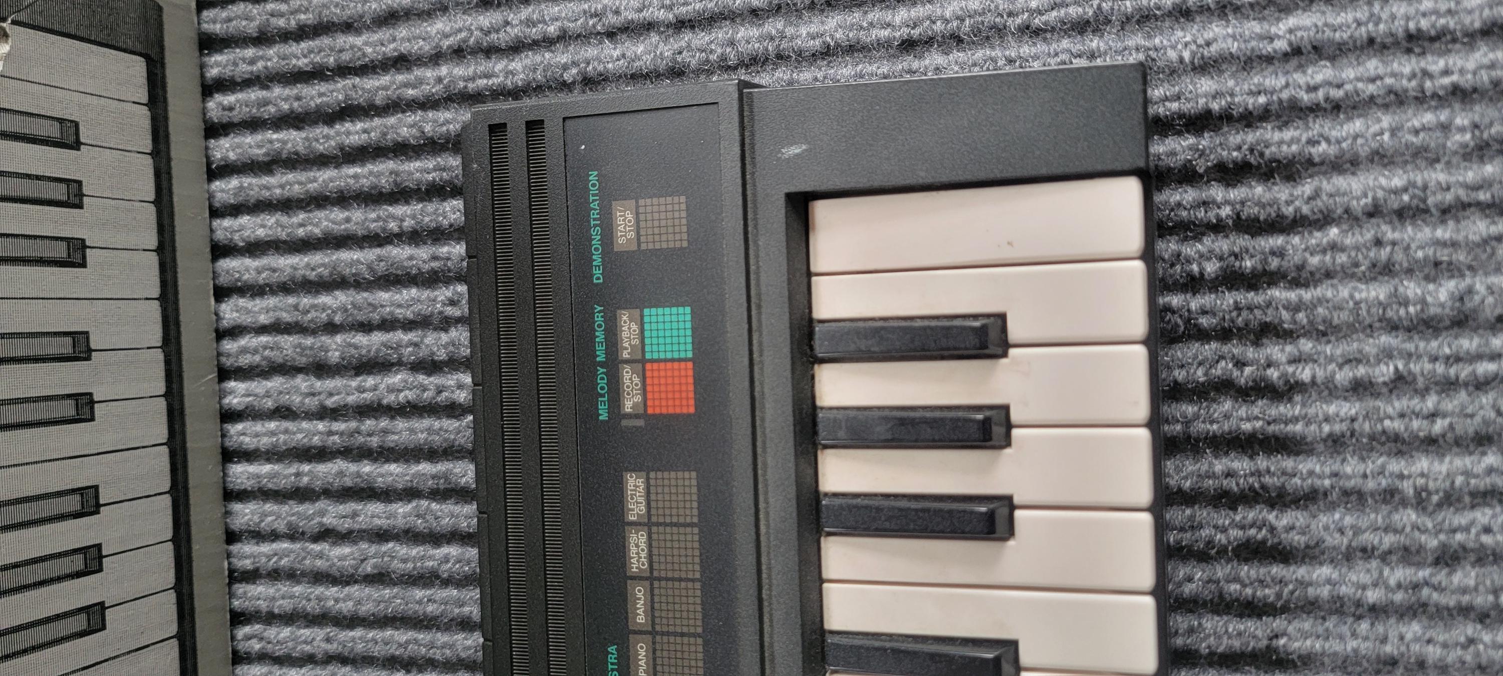 Vintage Yamaha Portasound PSS-120 Electronic Keyboard With