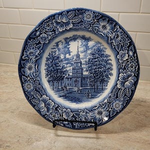 Vintage Staffordshire Liberty Blue Independence Hall 10 Inch Dinner Plates Pristine Condition, Set of 4