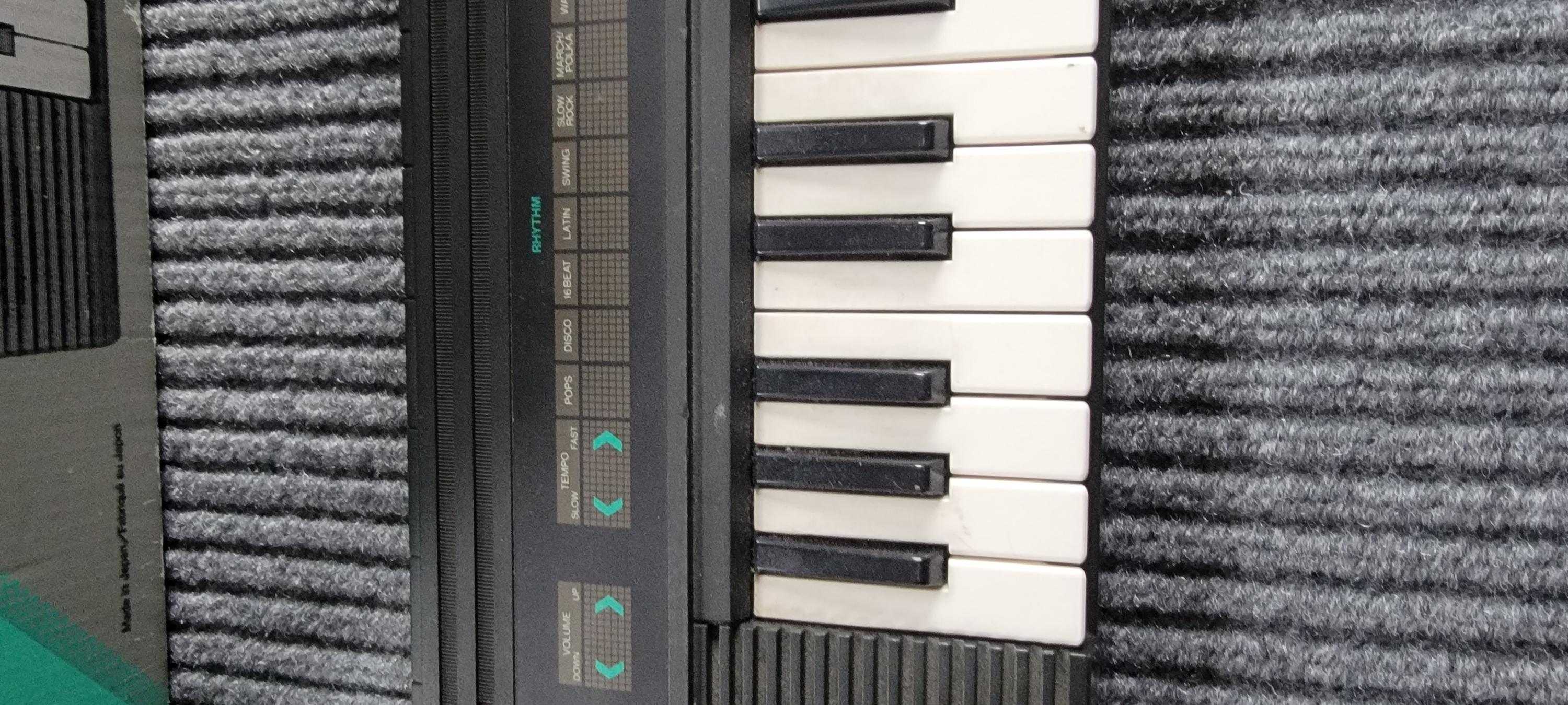 Vintage Yamaha Portasound PSS-120 Electronic Keyboard With