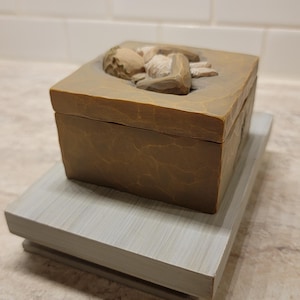 Willow Tree Peace on Earth Susan Lordi 2004 Keepsake Box, Girl holding a Lamb, Willow Tree Trinket Box
