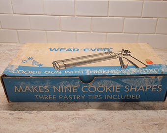 Vintage Wear-Ever Cookie Gun & Pastry Decorator