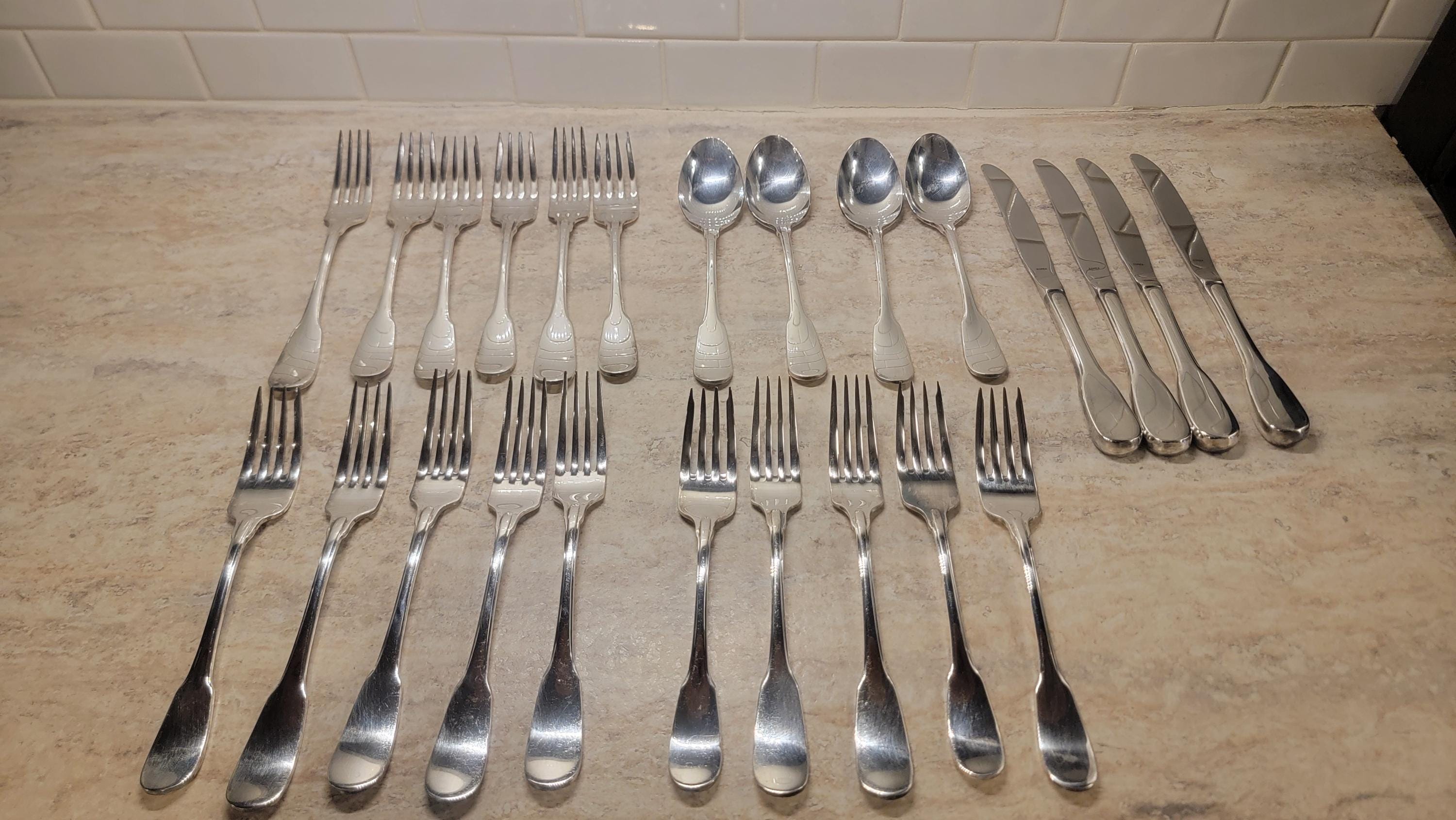 International Silver Gourmet Collection Park Hill Flatware – 18/8 Stainless Steel, Glossy, Korea