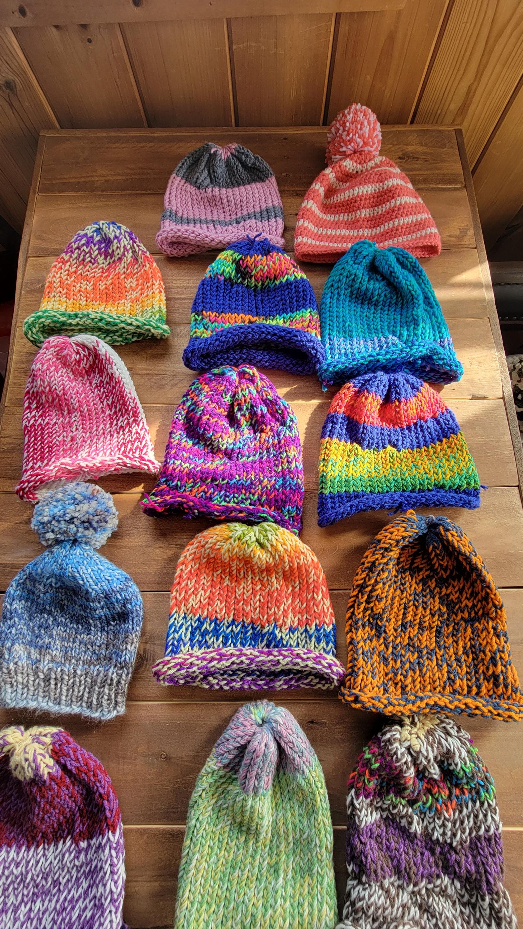 かぎ針編みの帽子、カラフルなかぎ針編みの冬用帽子、カラフルなかぎ針