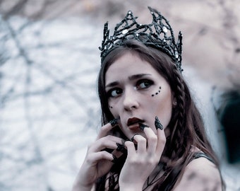 Crown for Gothic wedding, wedding black crown, black tiara for bridal, bridal Gothic hair accessories, Gothic hairpiece, Halloween crown