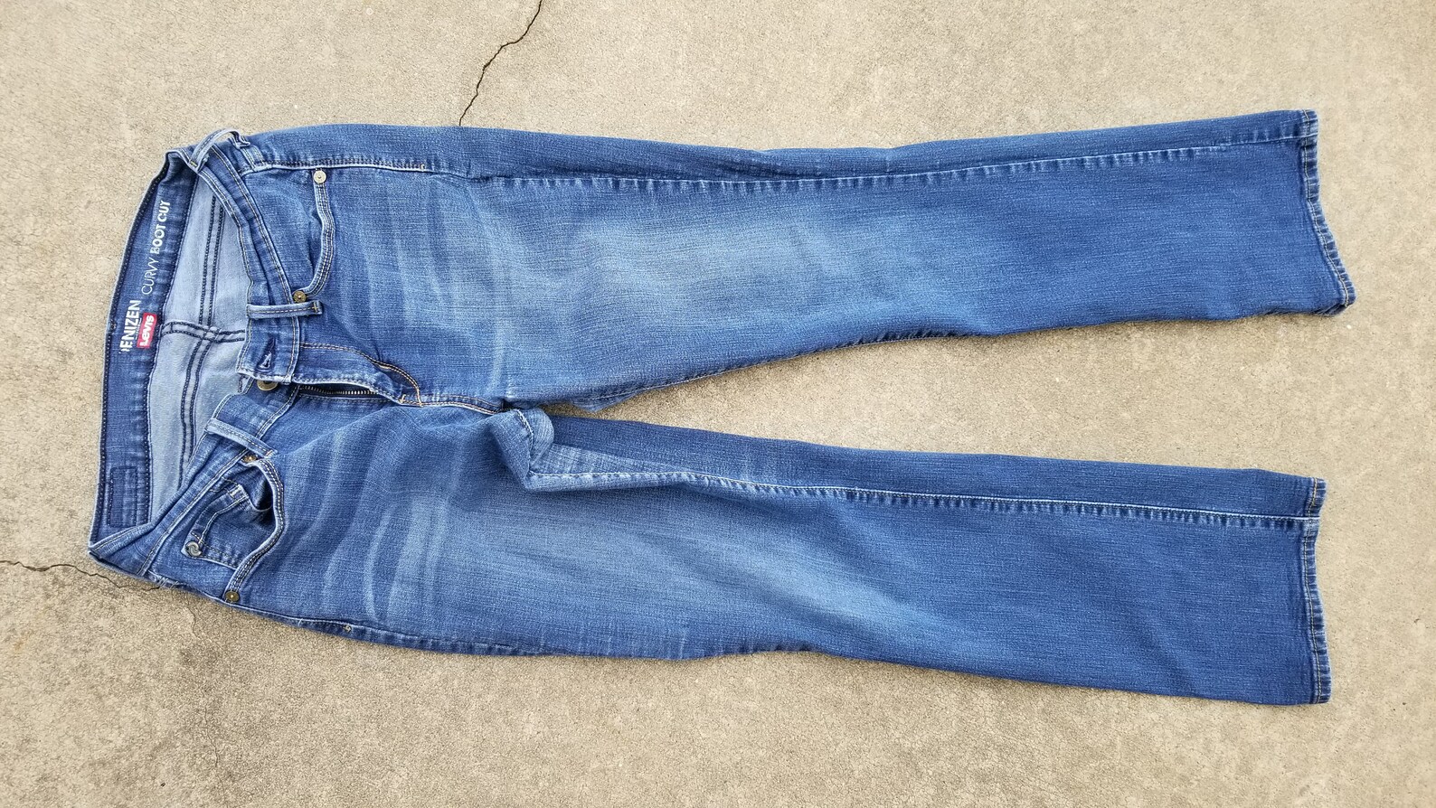 denizen from levi's curvy bootcut jeans