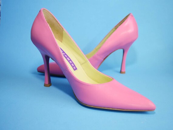 Suzanne Somers bubblegum pink pumps, 6M - image 2