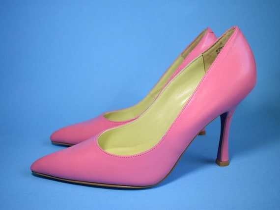 Suzanne Somers bubblegum pink pumps, 6M - image 1