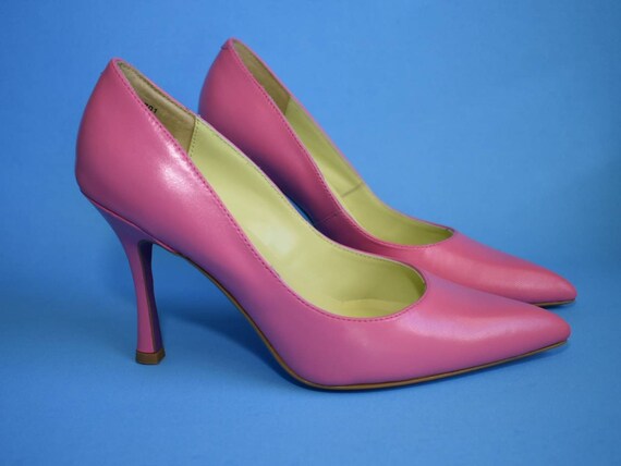 Suzanne Somers bubblegum pink pumps, 6M - image 5