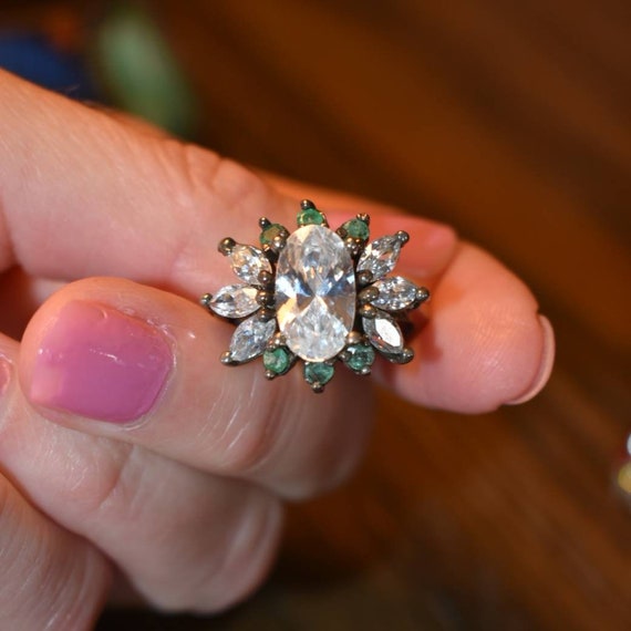 Designer Sparkling Swirling Flower Cluster Green CZ Ring in 925 Sterling Silver Designer Sparkling Swirling Flower Cluster Green CZ Ring in 925 Sterling Silver