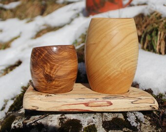 Deux verres en bois, tasses à café ou thé, gobelets en Frêne et Chêne