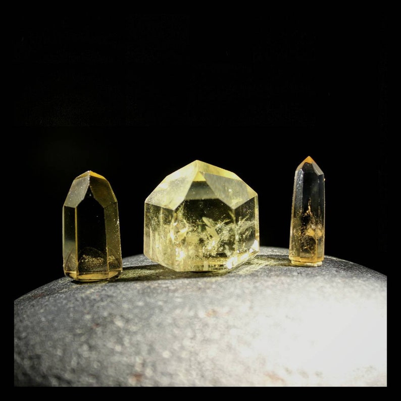 Rock crystal / yellow quartz image 2