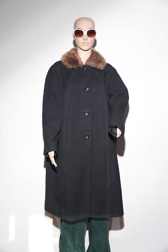 black faux fur collar coat