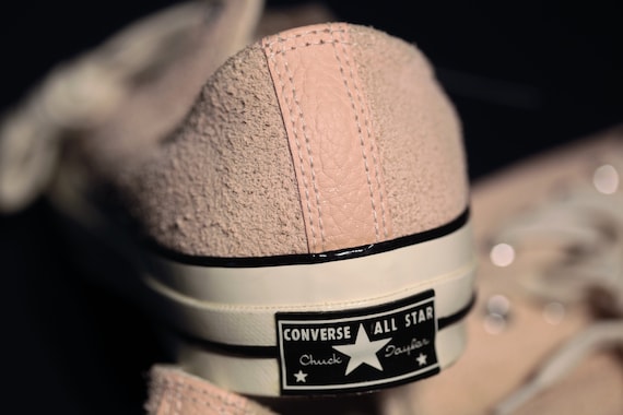pale pink converse