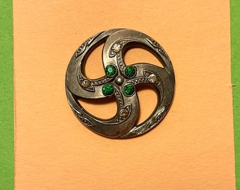 Art Nouveau period buttons x 5 with green stones & diamantés…not copies !