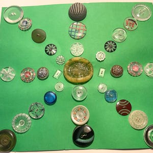 Bottoni francesi vintage in lucite e plexiglas... l'intera carta a questo prezzo... non copie!
