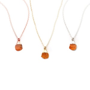 Sierlijke Carneool hanger ketting, geboortesteen ketting, rauwe Carneool ketting, helende kristallen ketting, hanger ketting, cadeau voor haar