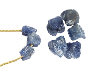 Ciondolo per perline forate al centro con tanzanite grezza, 2 pezzi, 8-10 mm, foro da 2 mm – Ciondoli portafortuna di dicembre