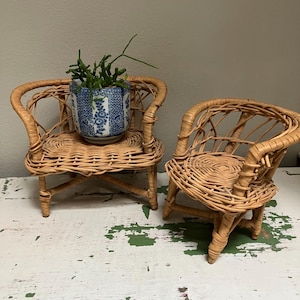 Vintage Wicker Doll Furniture Set: Settee & Chair