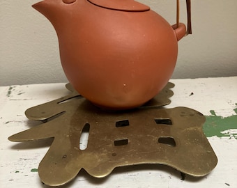 Vintage Brass Trivet | Brass Chinese Character Hefty Brass Trivet | Brass Indoor Plant Pot Stand | Chinoiserie Trivet for Teapot/ Hot Pot