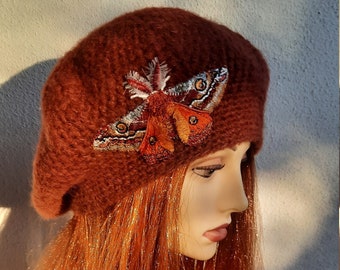 Berets in grate, head circumference approx. 55 - 58 cm, application butterfly, hand-sewn