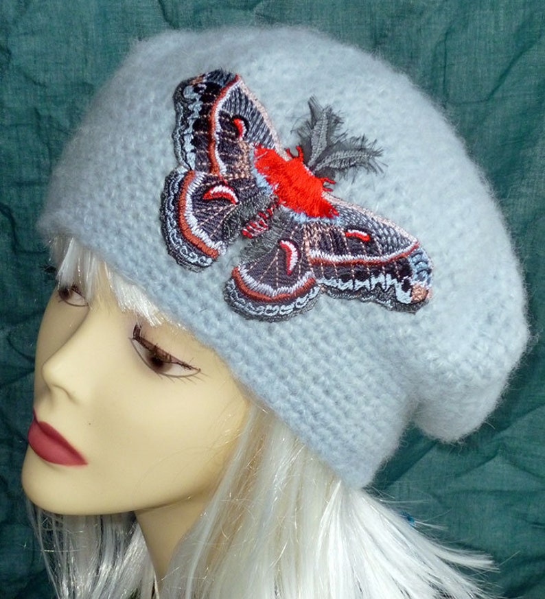 Beret, light grey-green with butterfly in blue-red-grey-rust, approx. 55 60 cm head circumference, hand-sewn, alpaca silk image 1