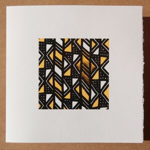 Cadeaukaart met individueel ontworpen print (patroon 5), gebaseerd op Afrikaanse stoffenontwerpen, met individueel aangebracht bladgoud
