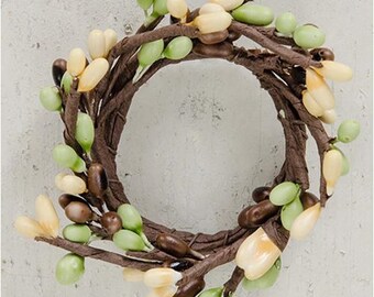 Red and Cream Pip Berry Wreath With Rusty Stars - Pip Berries