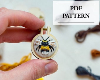 Hand Embroidery Pattern / Embroidered Bee Pendant Pattern / PDF Beginner Embroidery Pattern / Thread PaintingTutorial / Hand Embroidered Bum