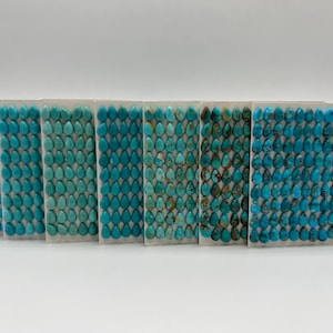4 x 6 mm PERA - Cabochon calibrati in turchese Kingman - Venduti singolarmente - Venduti in cartoncino - Stabilizzati, colore naturale