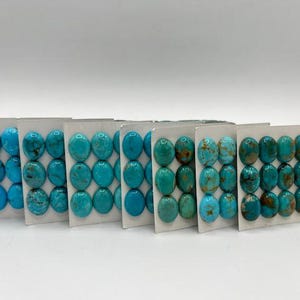 12 x 16 mm OVAAL - Kingman turkoois gekalibreerde cabochons - afzonderlijk verkocht - Verkocht per kaart - gestabiliseerd, natuurlijke kleur