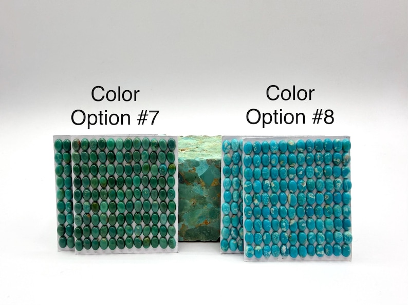 Puede incluir: La imagen muestra dos opciones de color de piedras turquesas. La opci&oacute;n de color n.&ordm; 7 presenta piedras verdes, mientras que la opci&oacute;n de color n.&ordm; 8 muestra piedras azules. Las piedras est&aacute;n dispuestas en un patr&oacute;n de cuadr&iacute;cula, con una piedra turquesa m&aacute;s grande en el fondo.