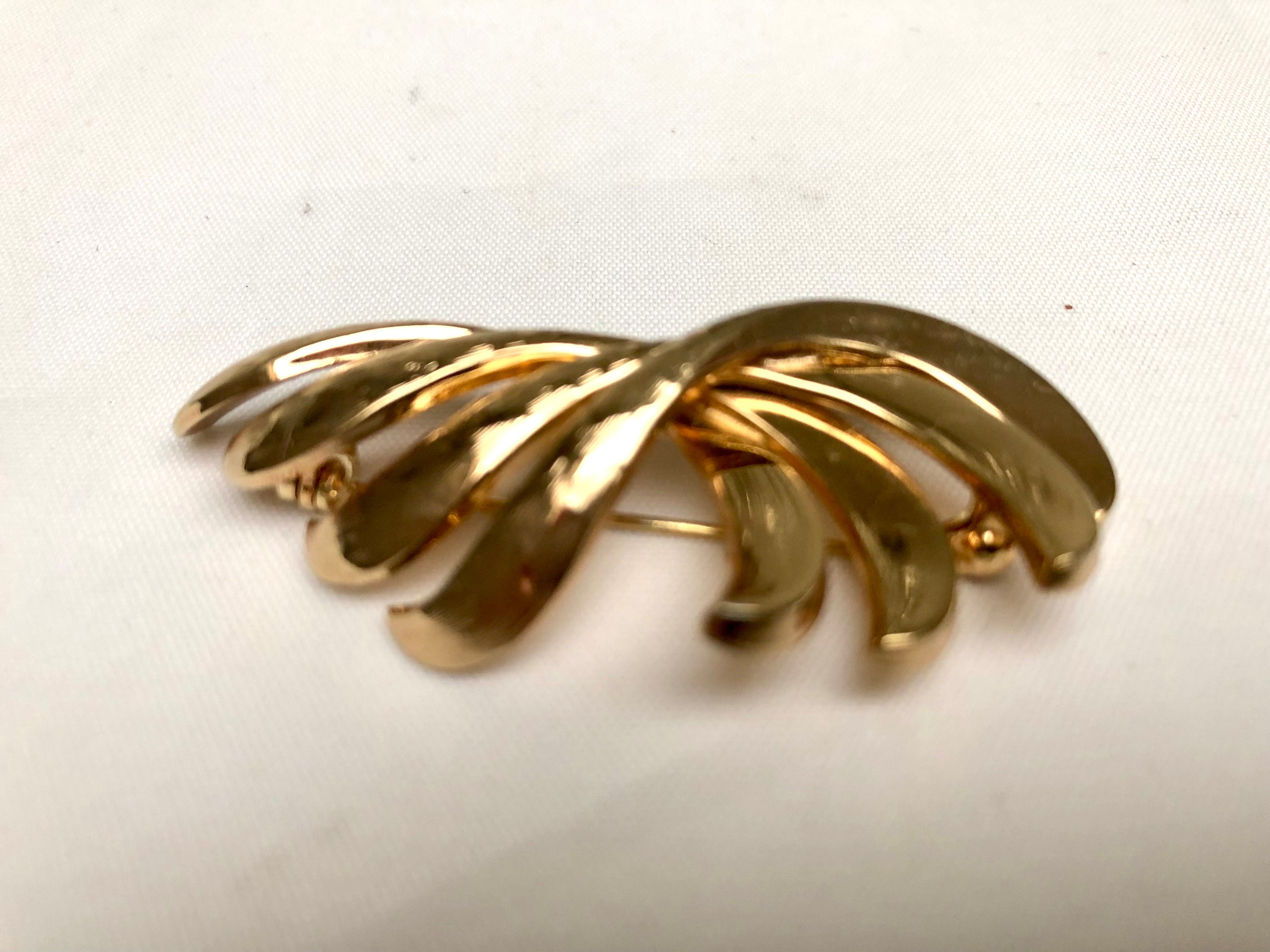 Grosse 1963 Vintage Gold Plated Brooch - Etsy Grosse 1963 Vintage Gold Plated Brooch - Etsy