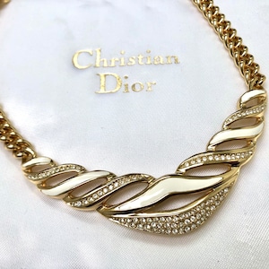 Collana vintage Christian Dior in smalto con strass placcata in oro e scatola per CD