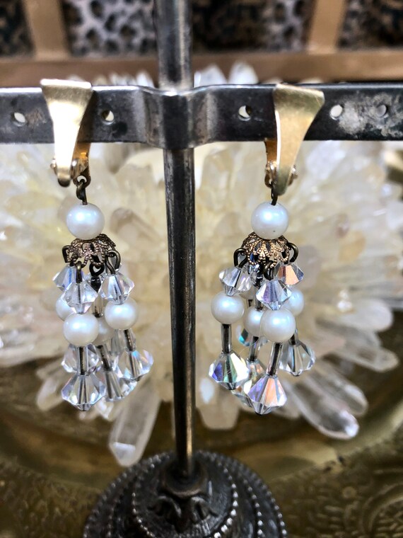Vintage 1940s Crystal & Glass Pearl Dangle Earrin… - image 6