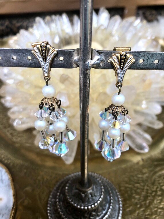 Vintage 1940s Crystal & Glass Pearl Dangle Earrin… - image 4