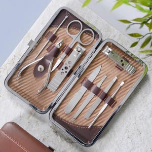 Personalised Men&#39;s Manicure Kit - Guys Grooming Set - Male Birthday Present - Fathers Day gift - Groom and Best Man Gift