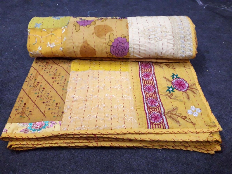 Indian Handamde Patchwork Quilt Kambadiya Yellow Color Boho Bedding Vintage Old Sari Patchwork Quilt Boho Decor Hippie Home Decor Tapestry