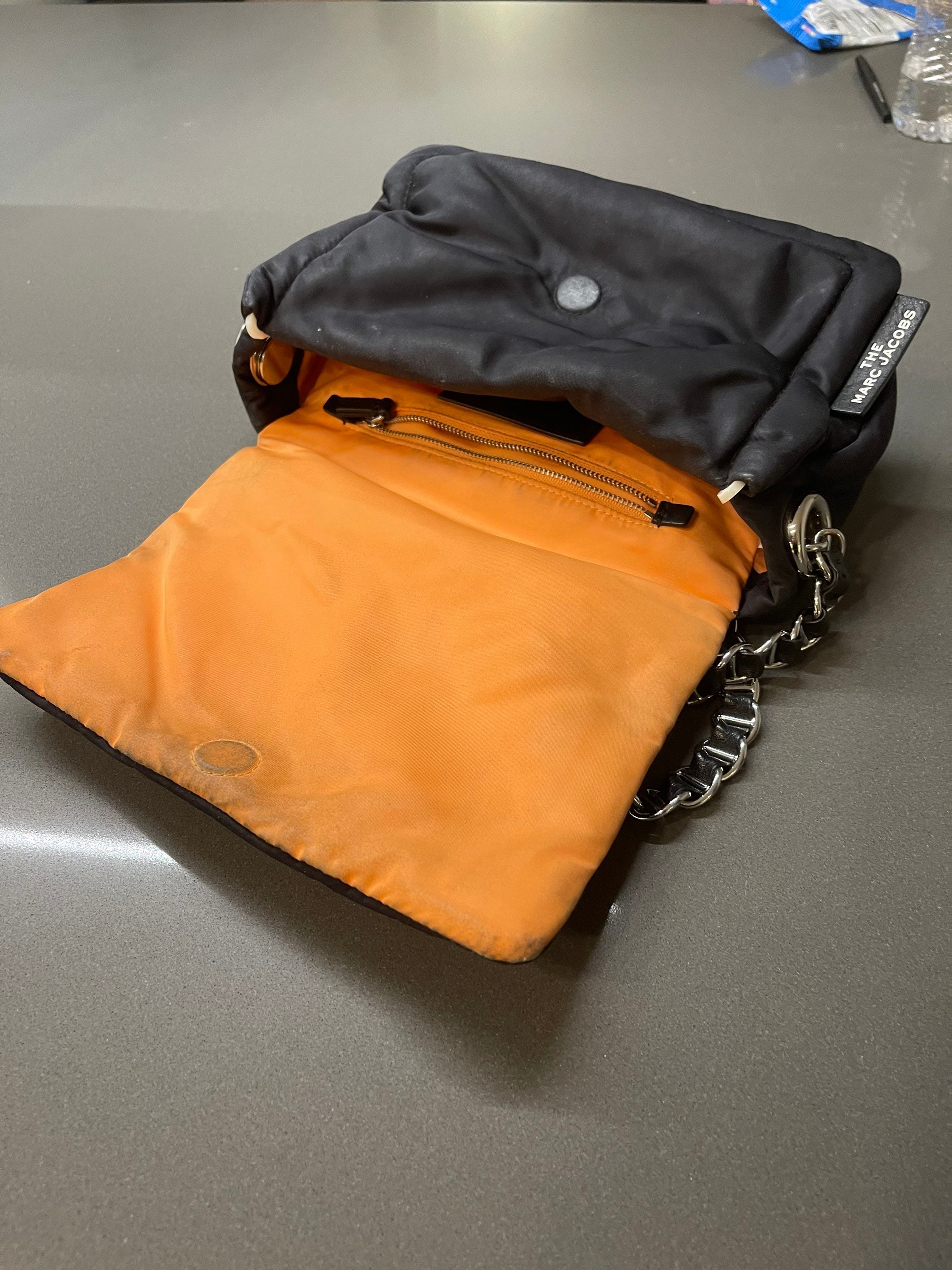 Marc Jacobs Pillow Soft Leather Shoulder Bag in Black (H905L01PF22-001) -  USA Loveshoppe