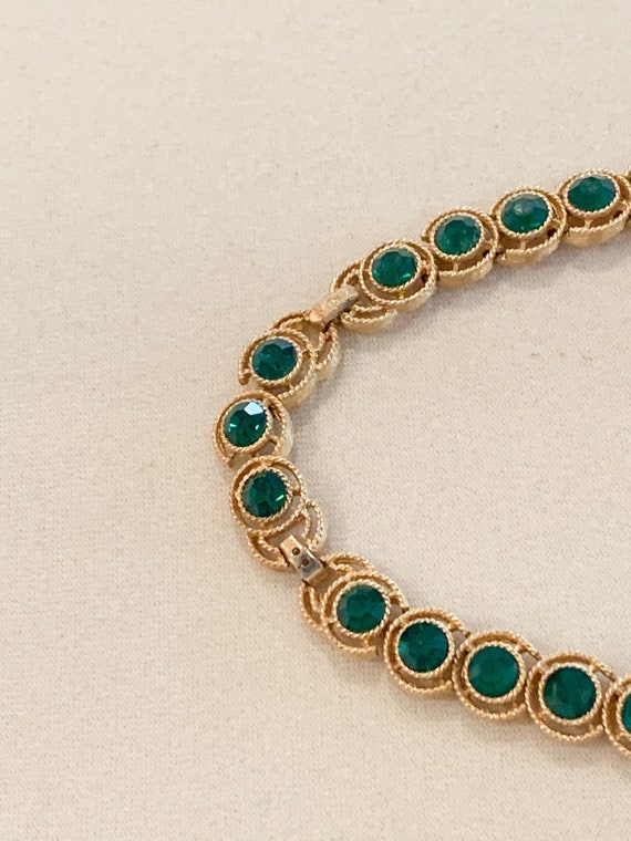 Vintage Trifari Emerald Matte Gold Necklace and E… - image 10