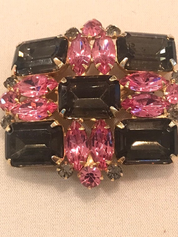 Vintage Smoke and Pink Diamond Rhinestone Pin - image 4