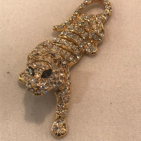 Trifari Vintage Leopard Pave Rhinestone Pin circa… - image 4