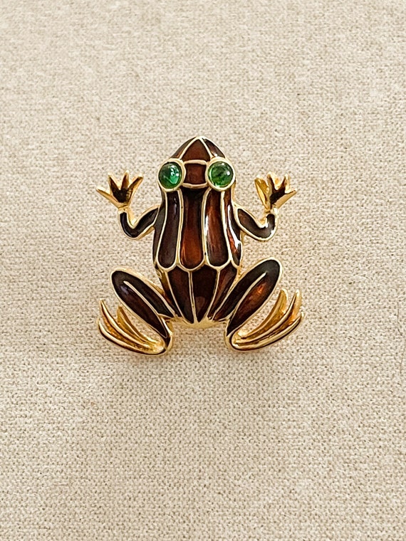 Trifari Vintage Enamel Frog Pin