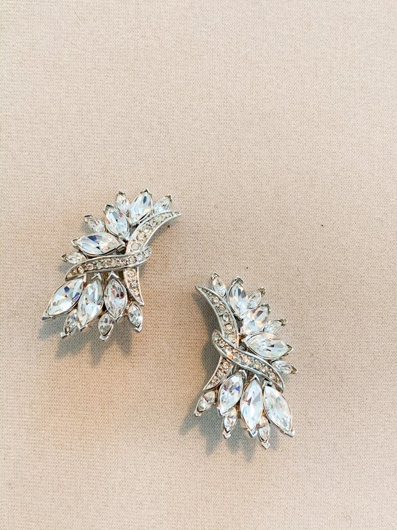 Trifari Vintage Marquise Rhinestones Clip Earrings - image 5