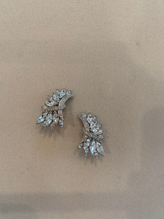Trifari Vintage Marquise Rhinestones Clip Earrings - image 4